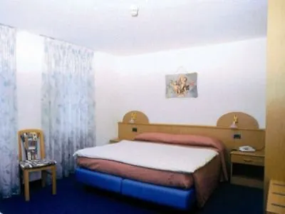 Отель Agomer 2*